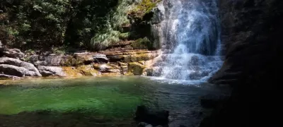 Olympus  Orlias - waterfall red rock